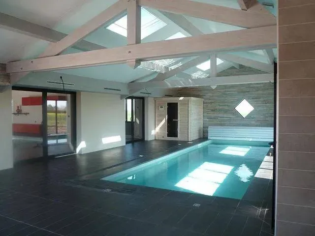 Couverture piscine automatique près de 	Epernon